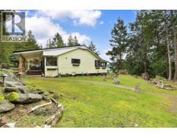 Kitchen - 370 Campbell Bay Rd, Mayne Island, BC V0N2J1 Photo 6