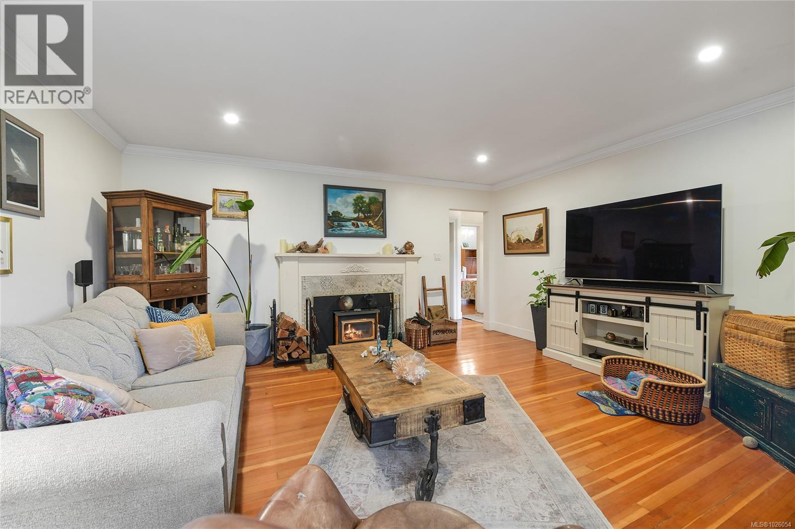  370 Campbell Bay Road, Mayne Island