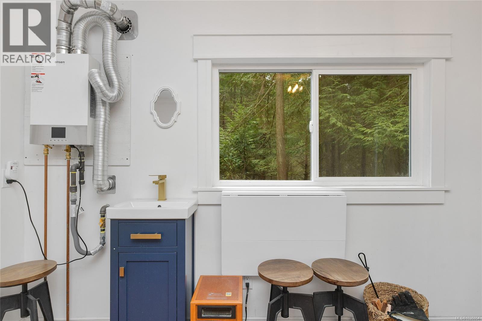  370 Campbell Bay Road, Mayne Island