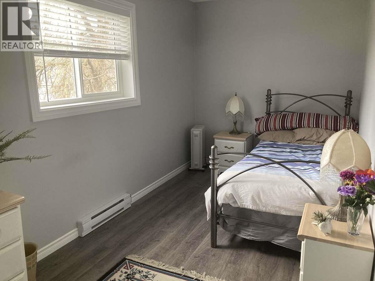 456 FOURTH Avenue, Midway