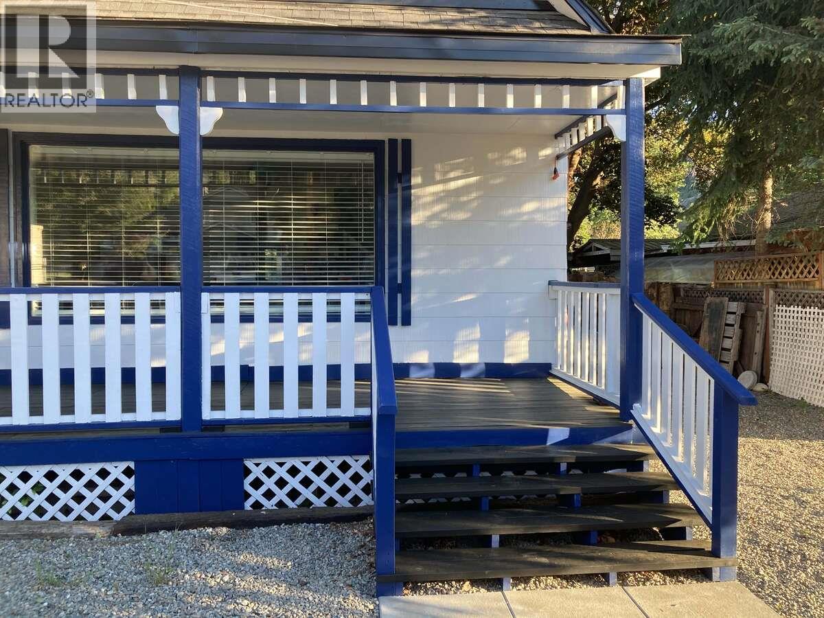 456 FOURTH Avenue, Midway