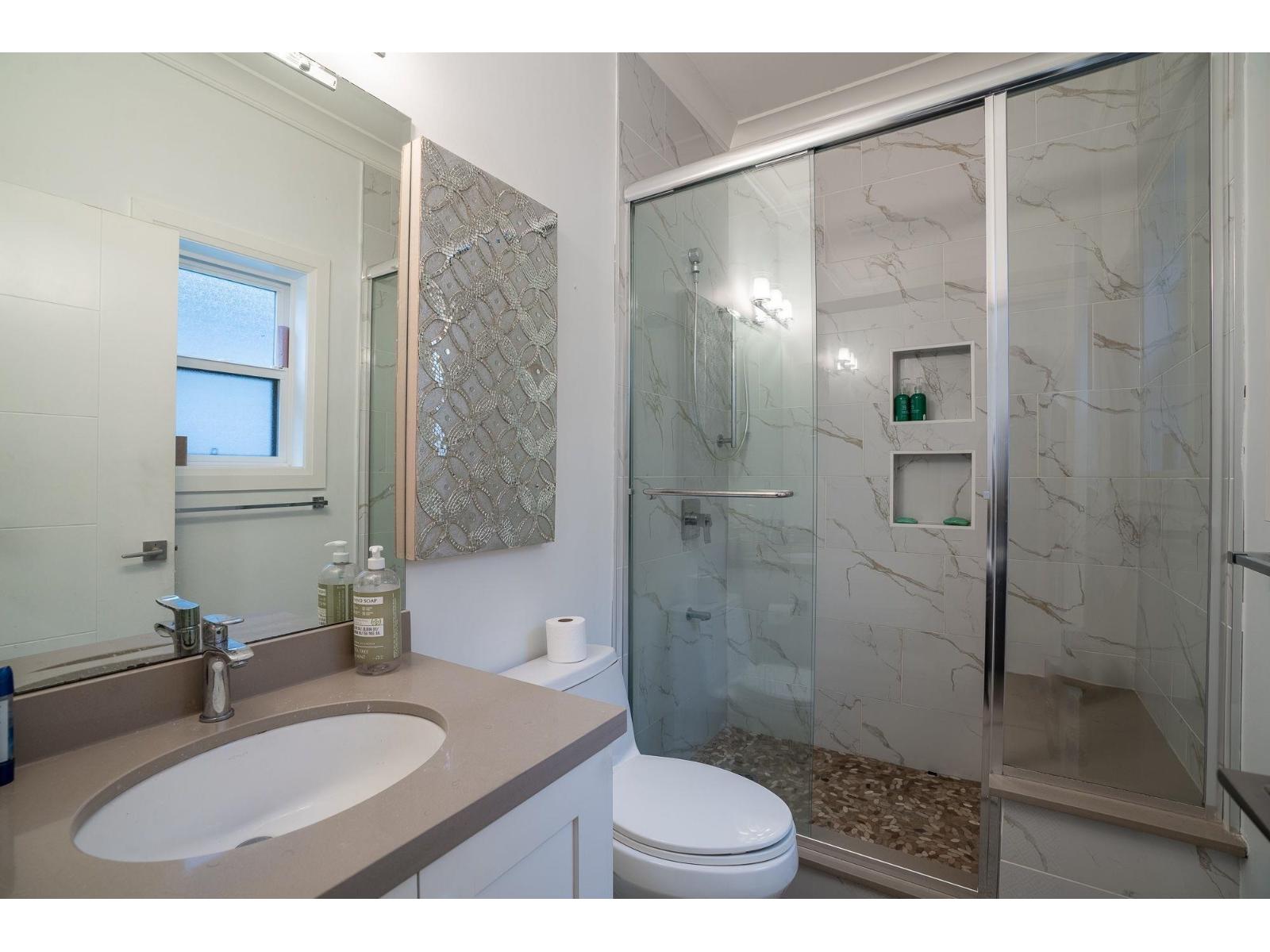 11897 82 Avenue, Delta