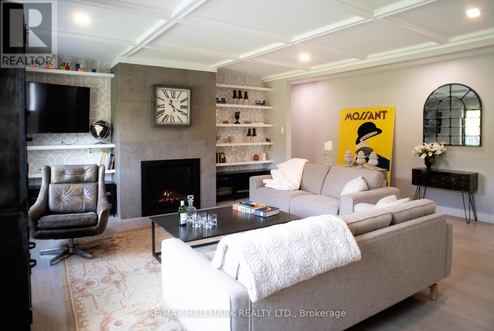 100B HAYDEN ROAD N - 22