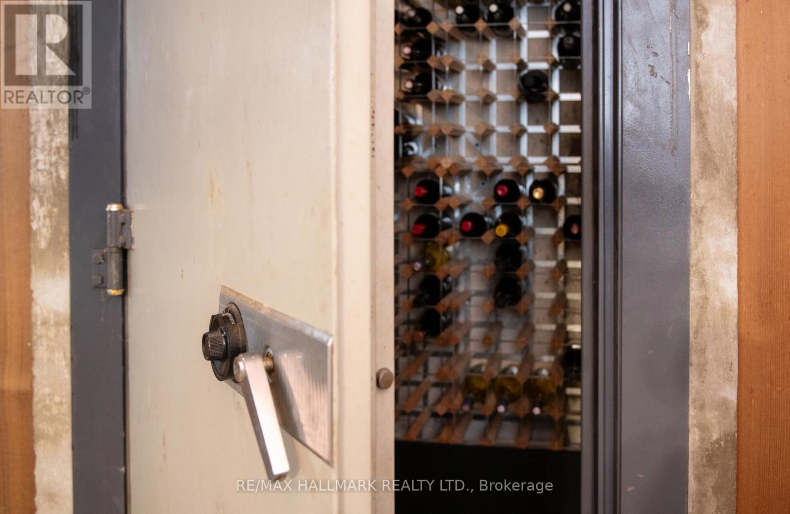 100B HAYDEN ROAD N - 30