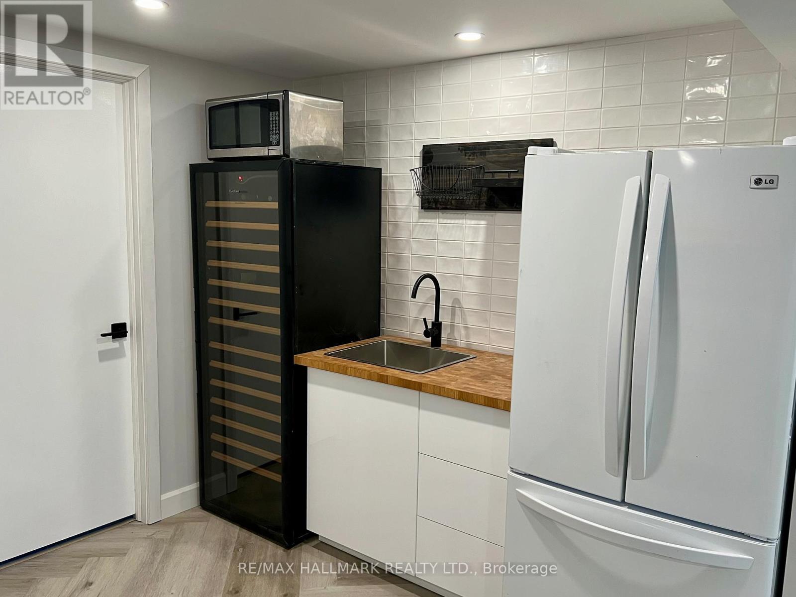 100B HAYDEN ROAD N - 32