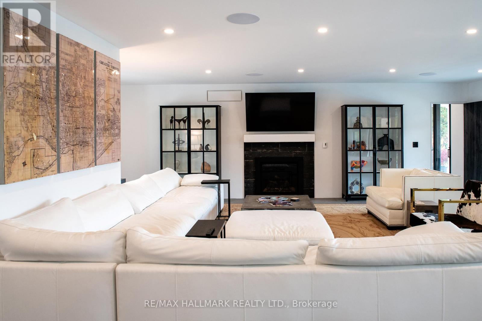 100B HAYDEN ROAD N - 8