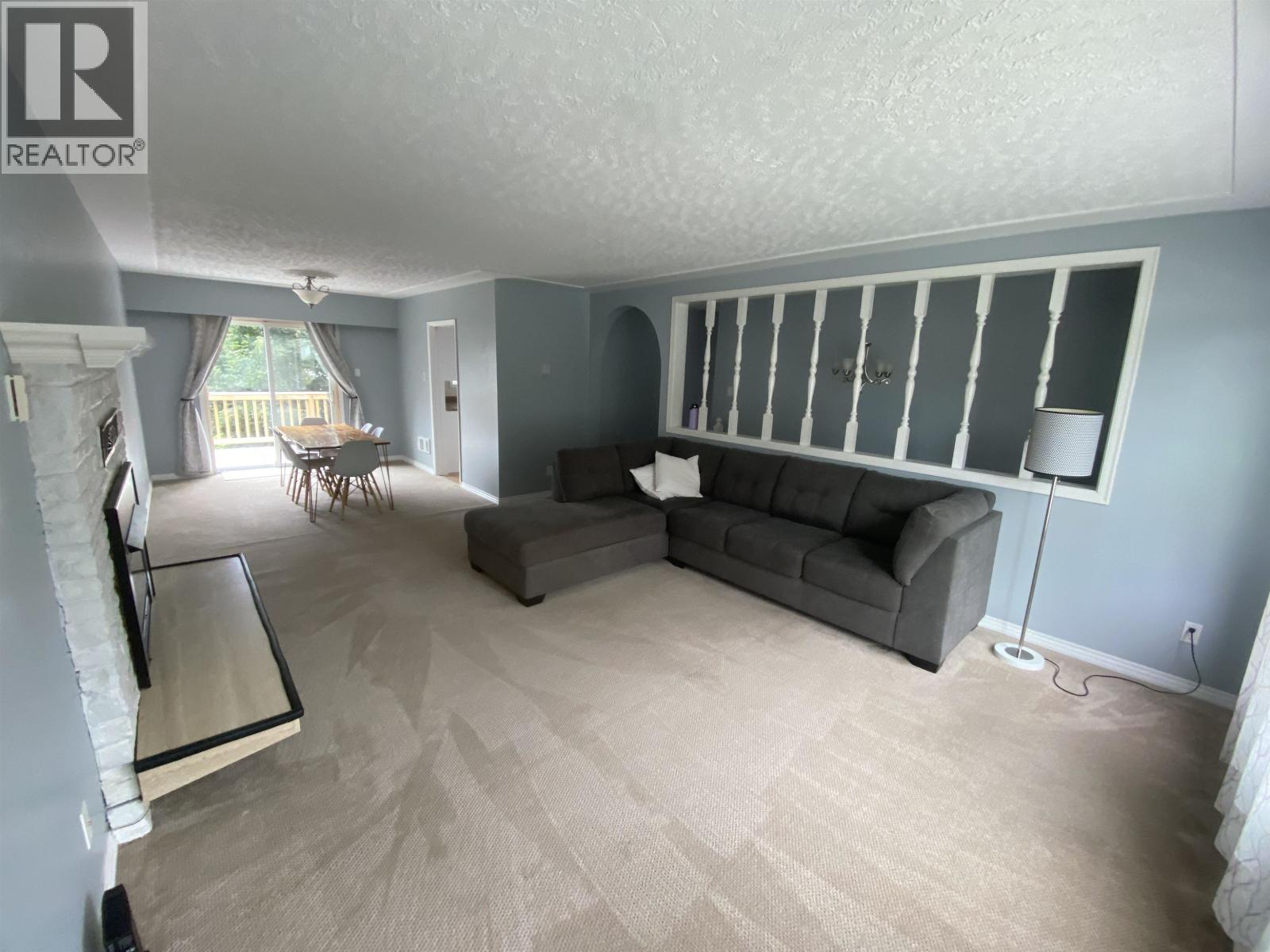 4915 LAMBLY Avenue, Terrace