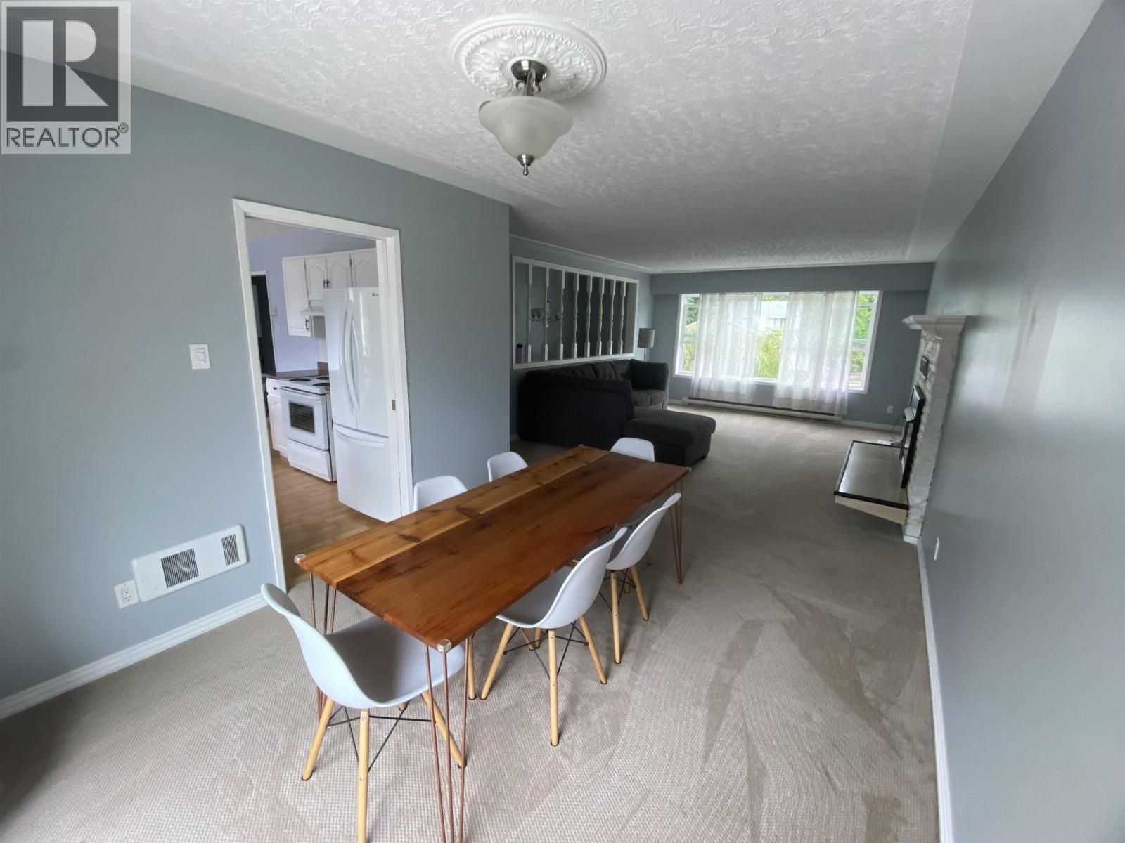 4915 LAMBLY Avenue, Terrace