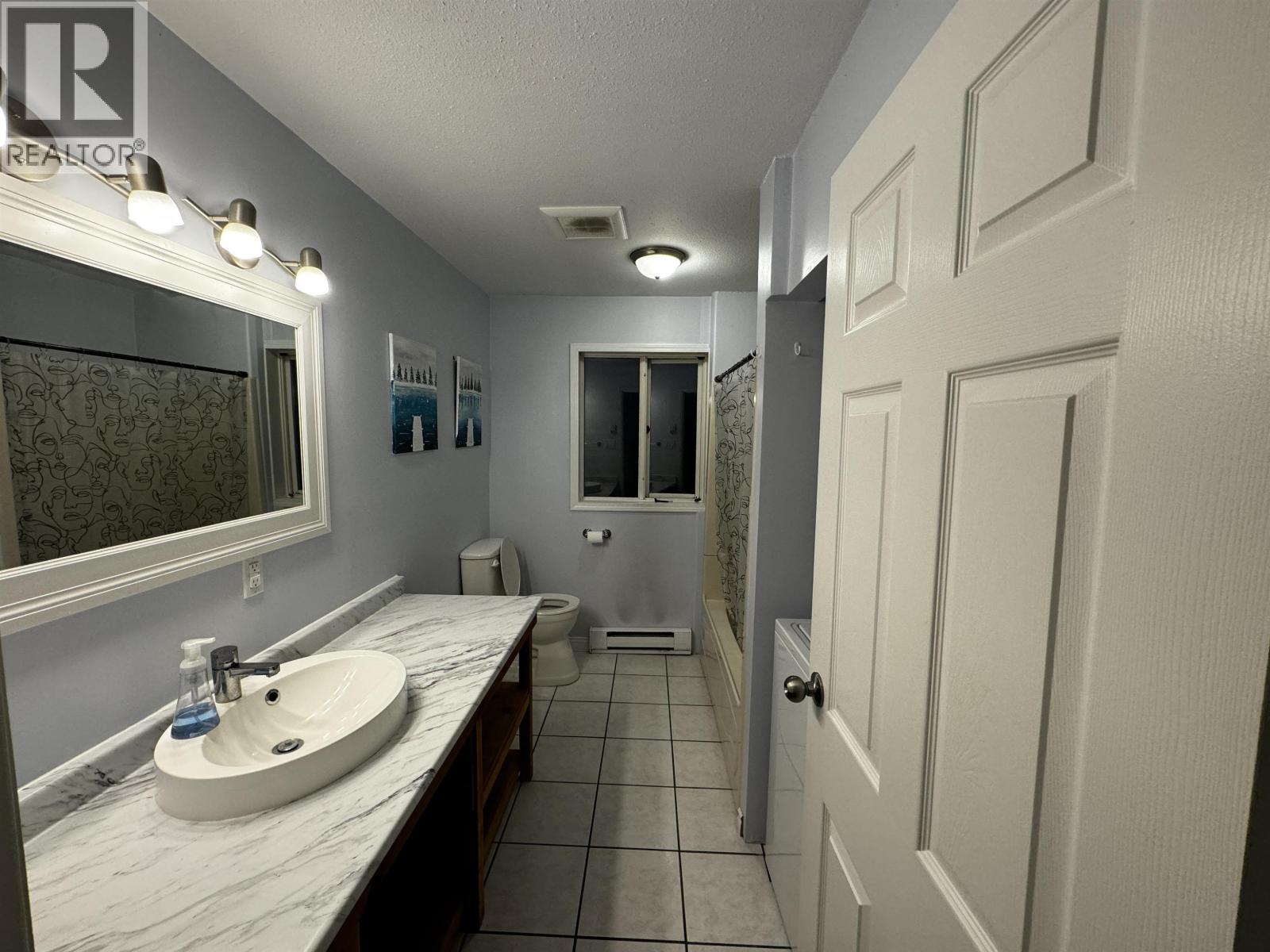 4915 LAMBLY Avenue, Terrace