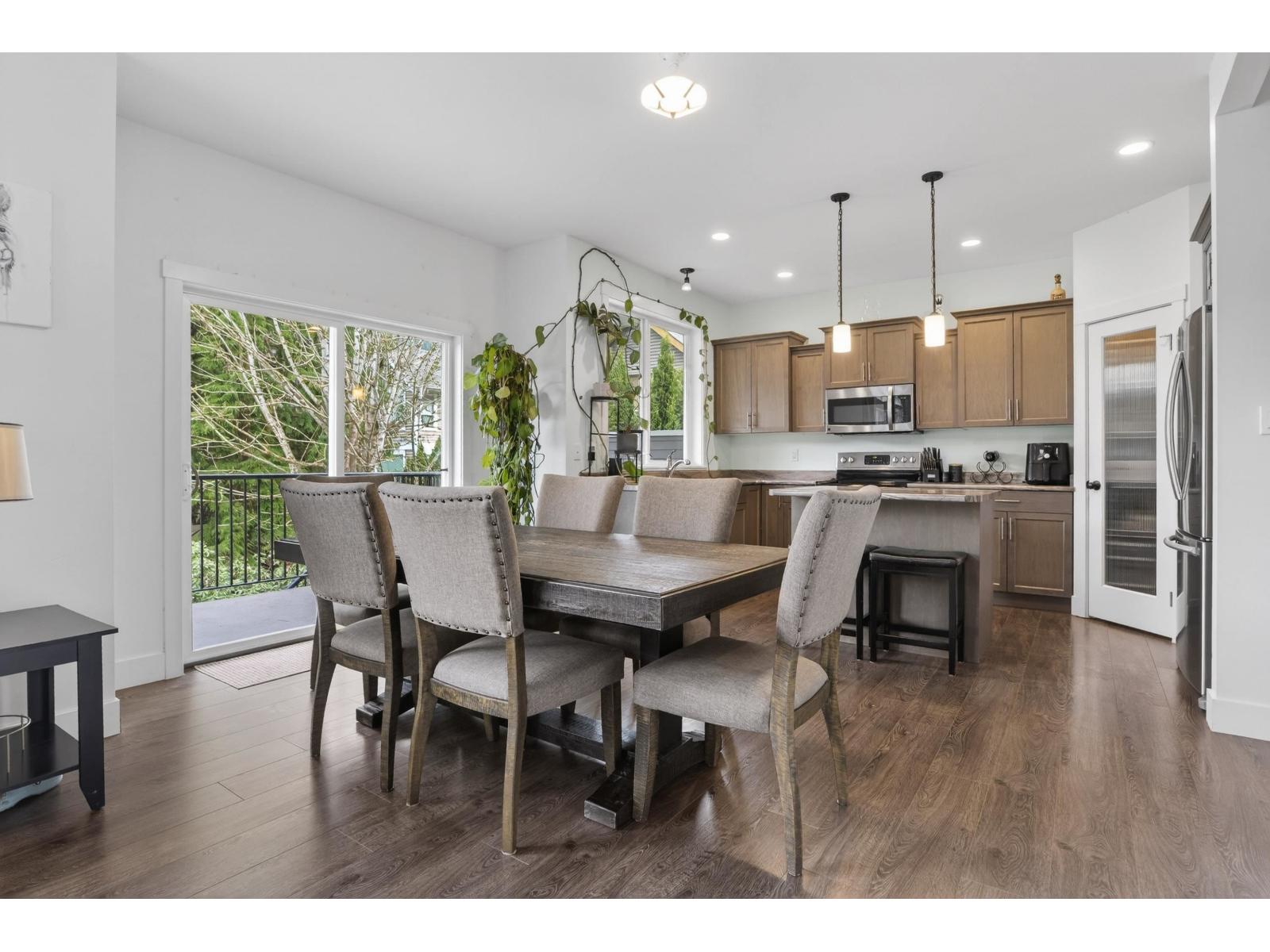 65967 PINE CRESCENT, Kawkawa Lake