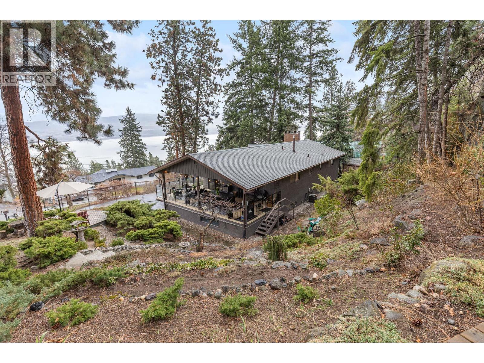 2740 Lakeridge Road, West Kelowna