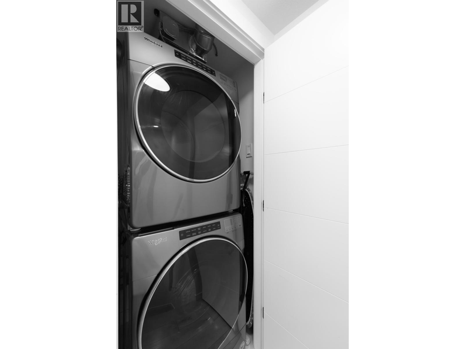 TH5 128 E 8TH STREET, North Vancouver