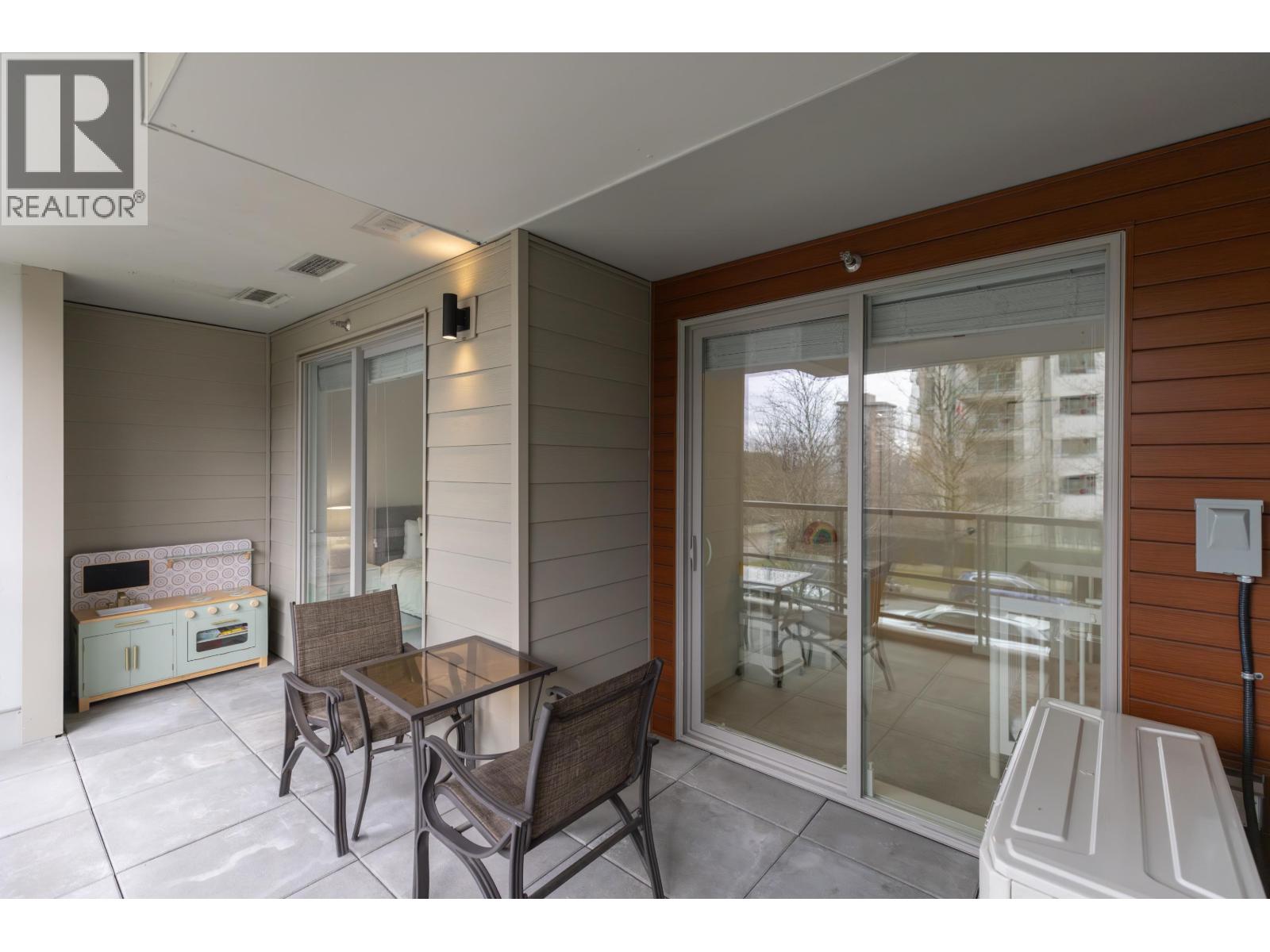 TH5 128 E 8TH STREET, North Vancouver