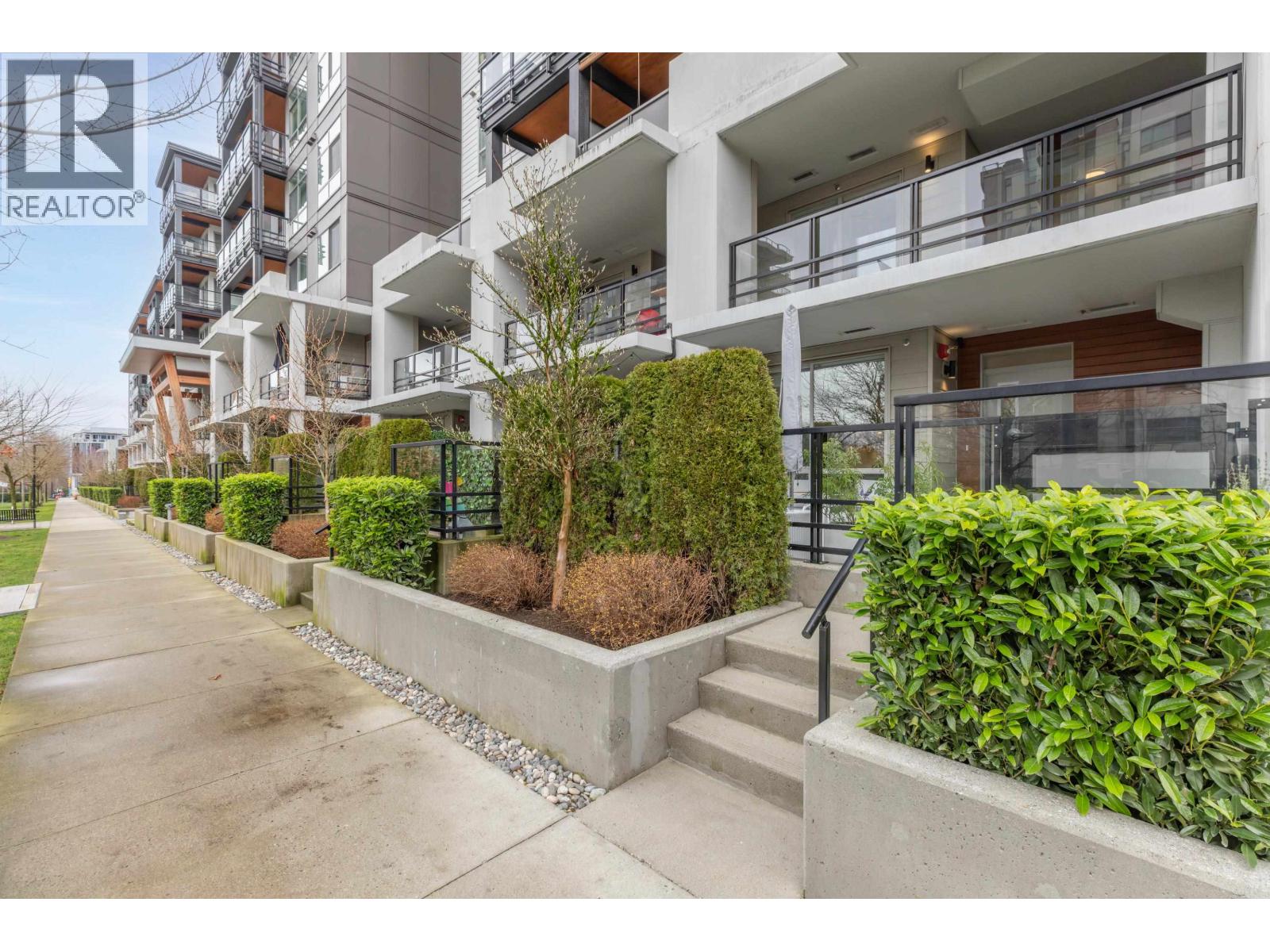 TH5 128 E 8TH STREET, North Vancouver