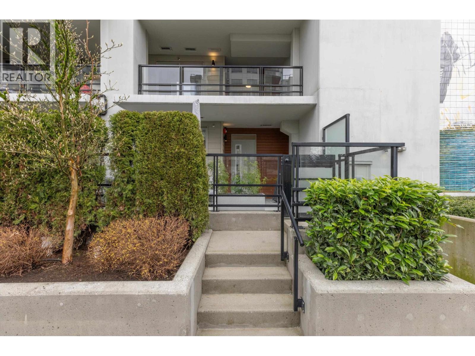 TH5 128 E 8TH STREET, North Vancouver