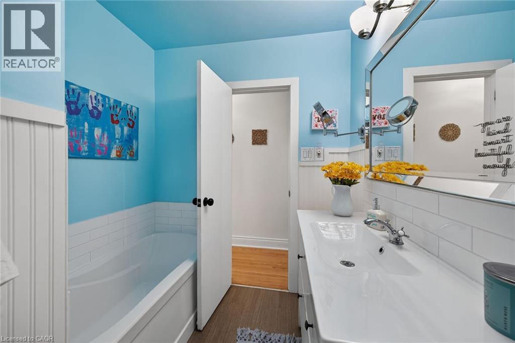 248 SENECA AVENUE - 25
