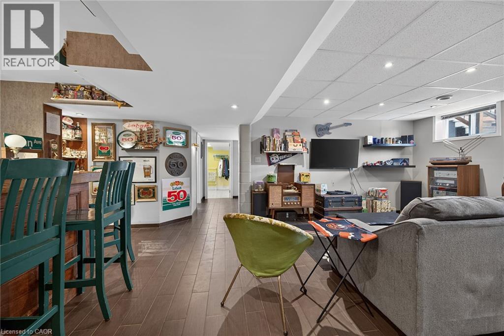 248 SENECA AVENUE - 28