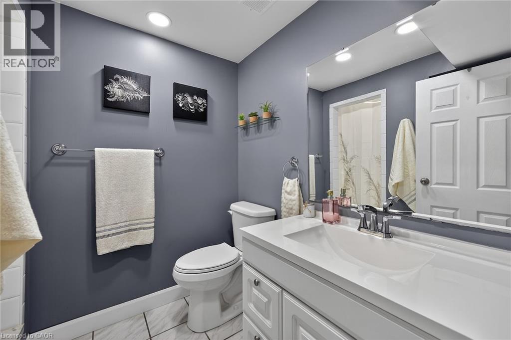 248 SENECA AVENUE - 32