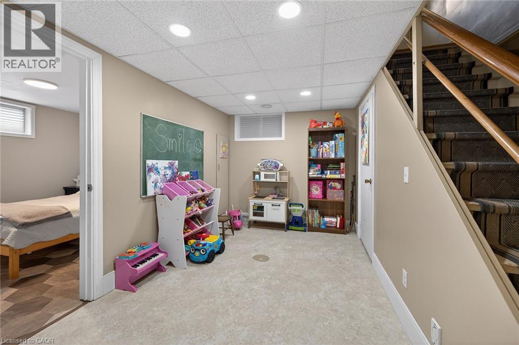 248 SENECA AVENUE - 33