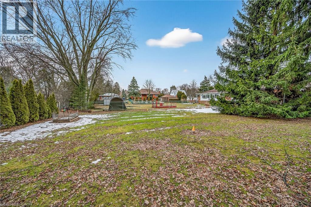 248 SENECA AVENUE - 40