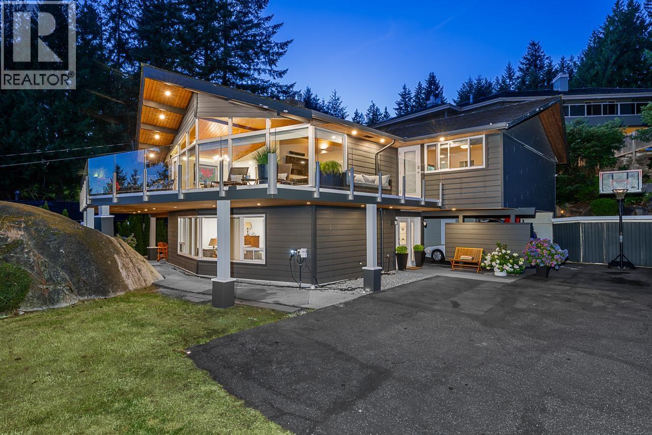 4375 WOODCREST ROAD, West Vancouver