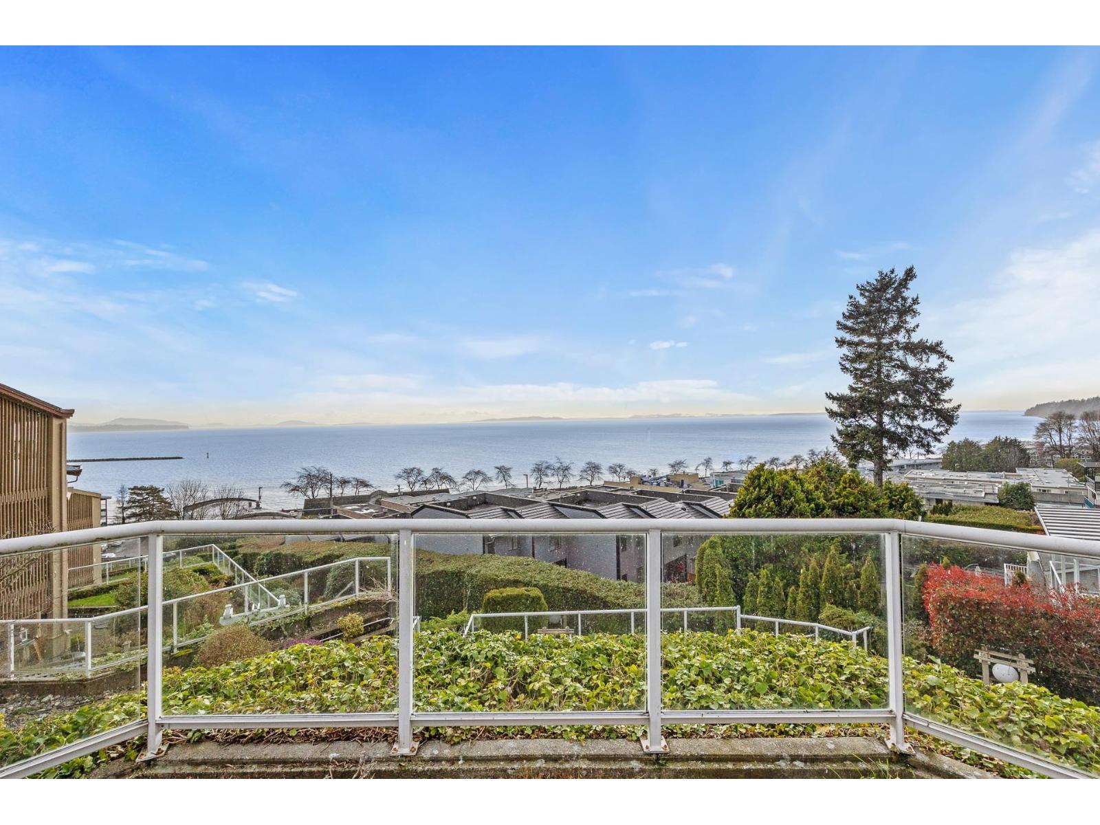 102 15025 VICTORIA AVENUE, White Rock