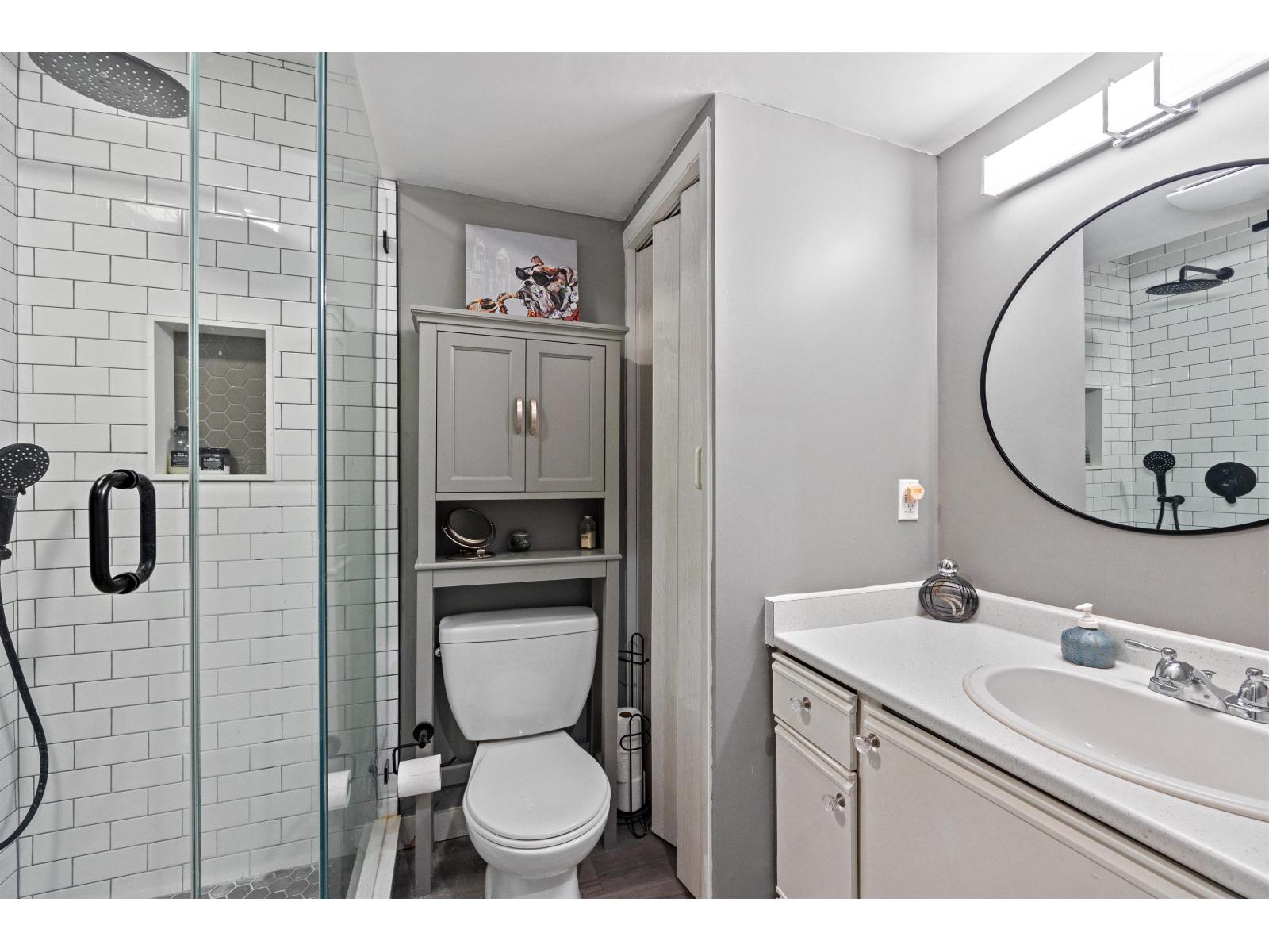 102 15025 VICTORIA AVENUE, White Rock