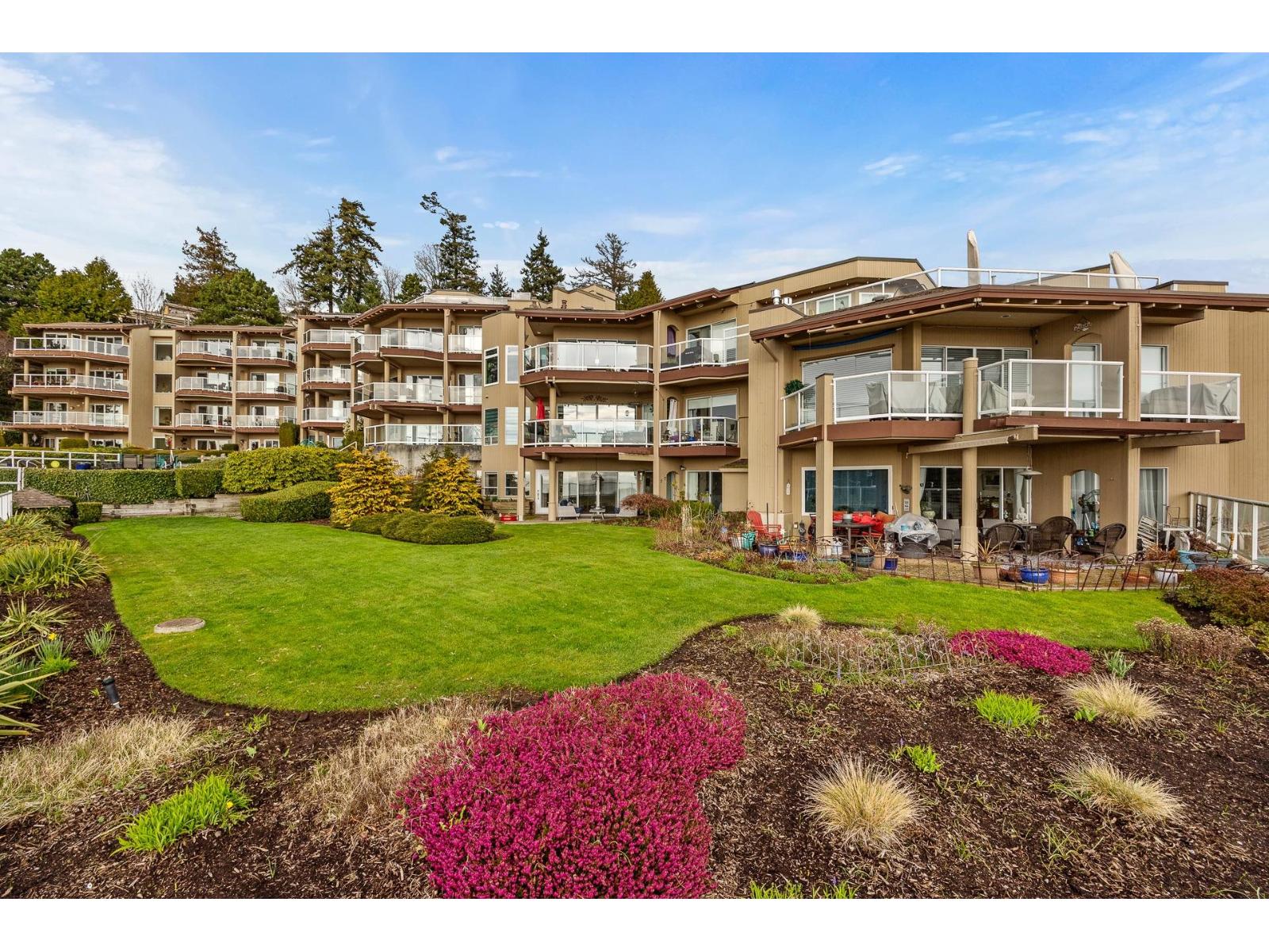 102 15025 VICTORIA AVENUE, White Rock