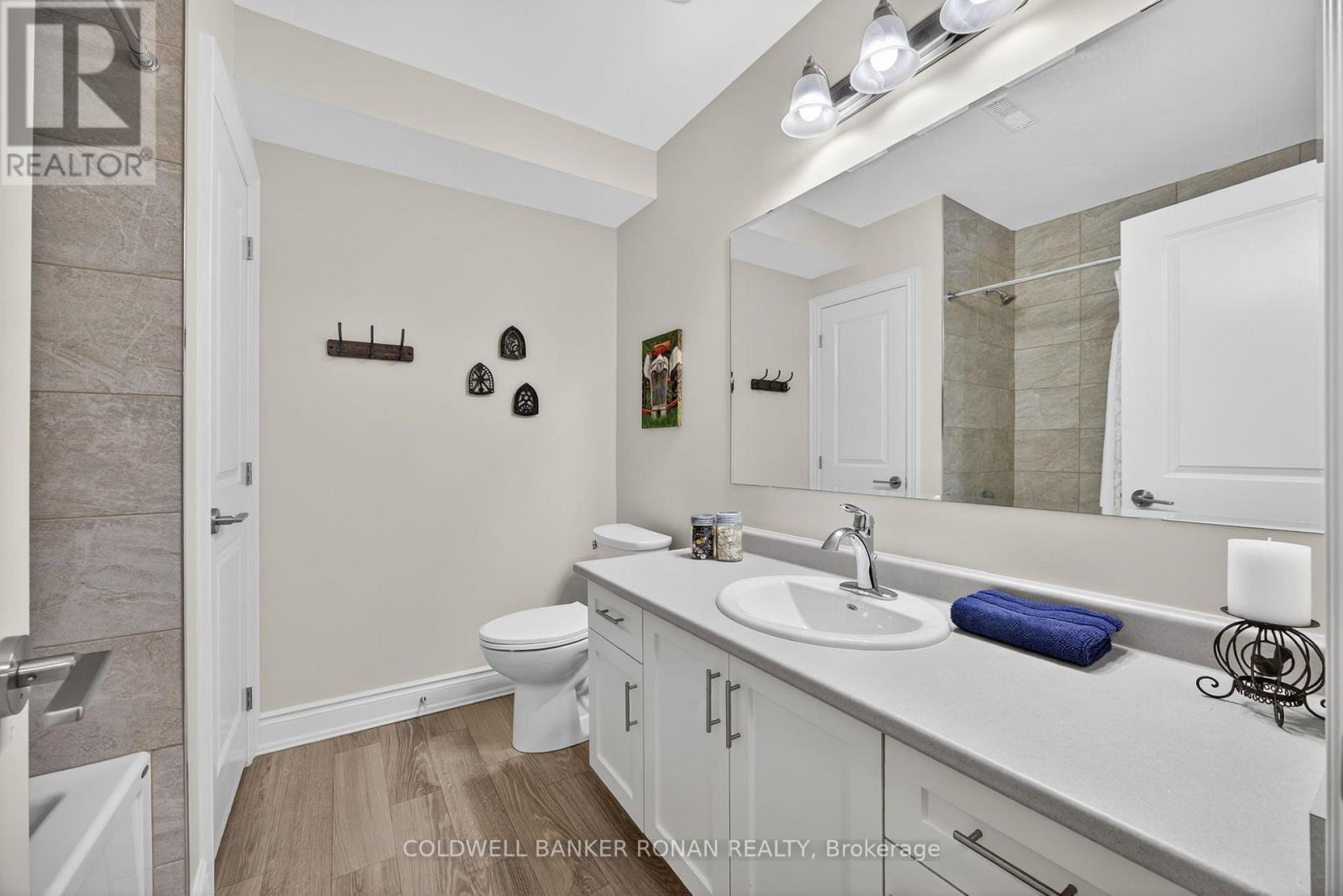 #10 73 SUMMERHILL DRIVE - 23
