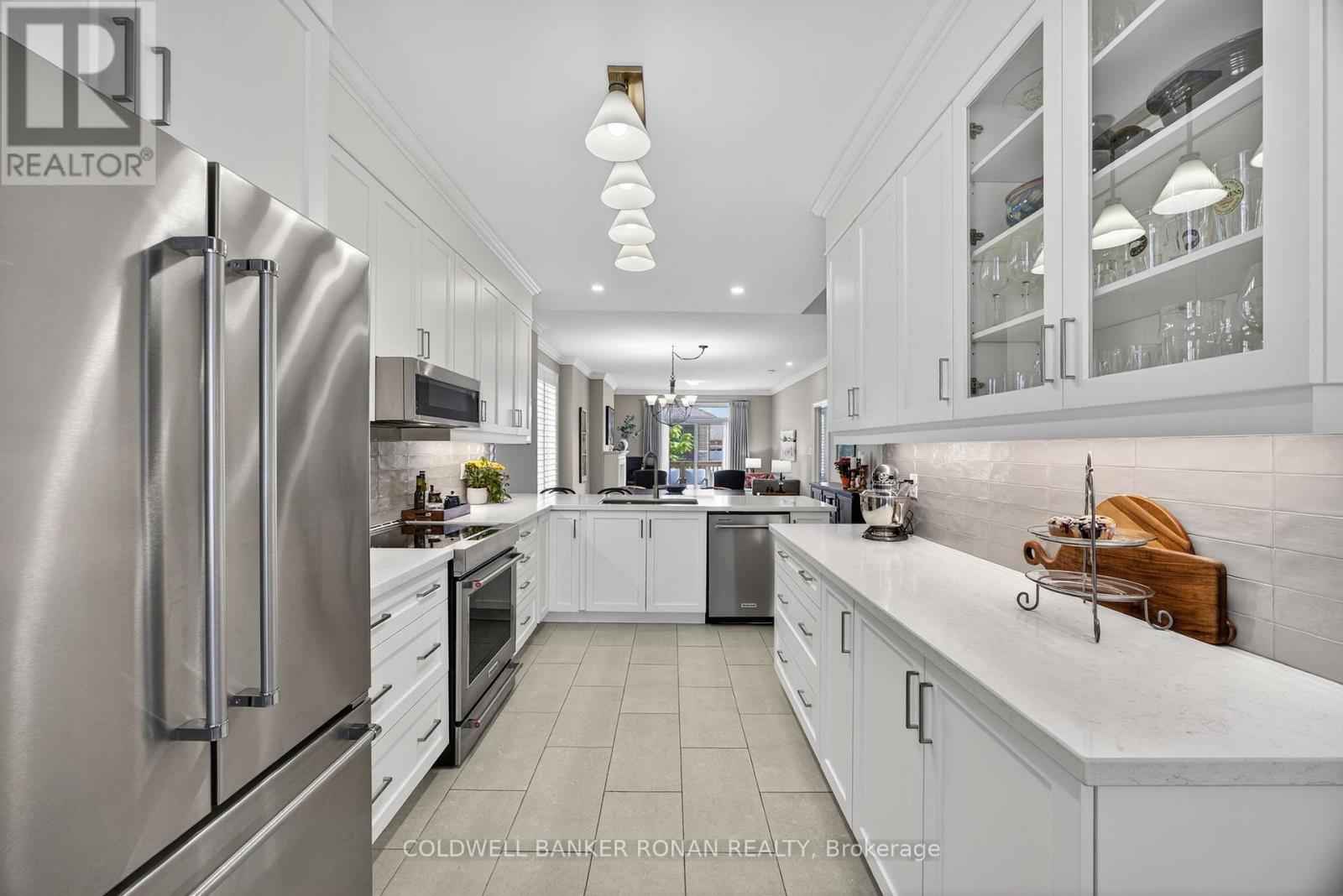 #10 73 SUMMERHILL DRIVE - 6