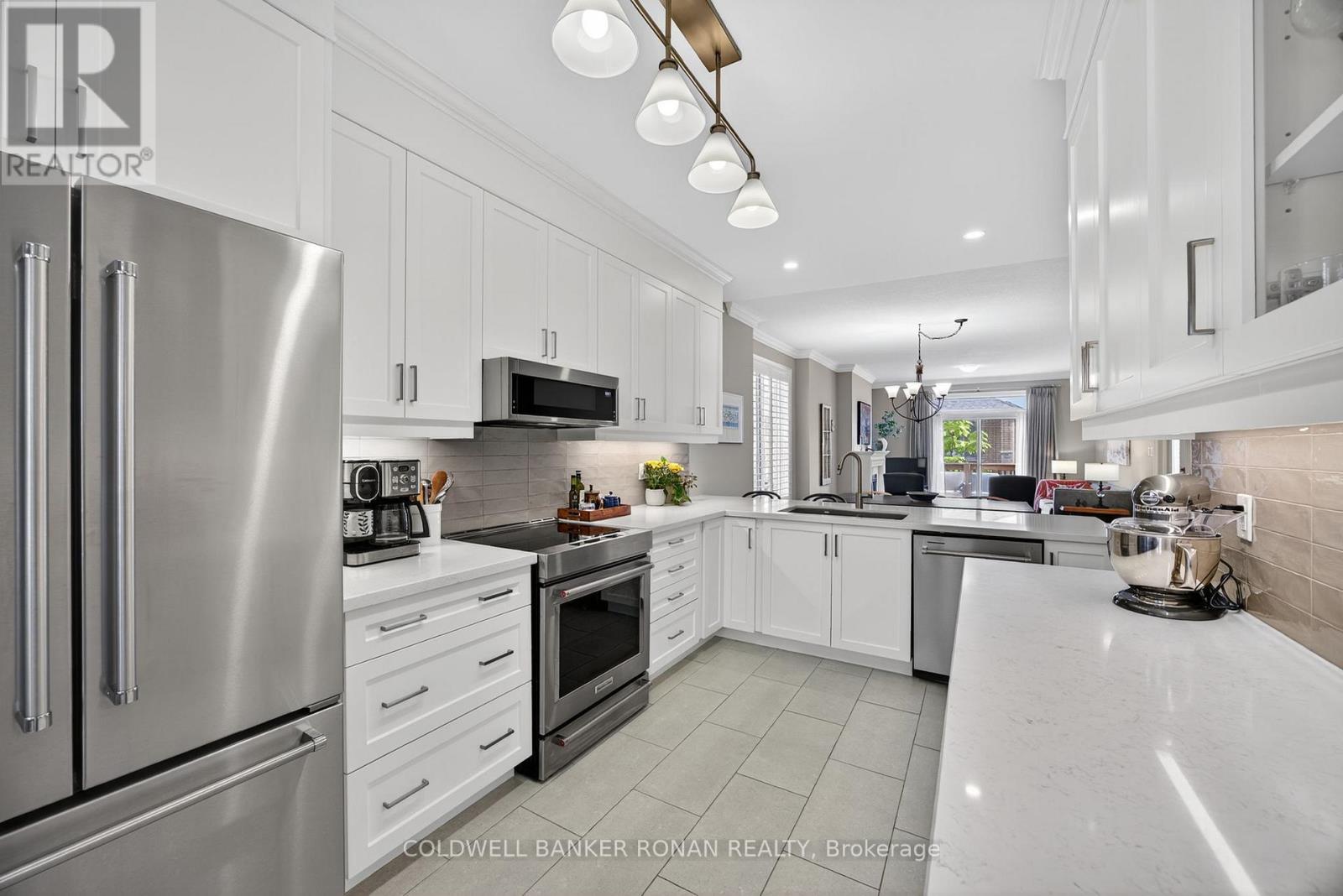#10 73 SUMMERHILL DRIVE - 9