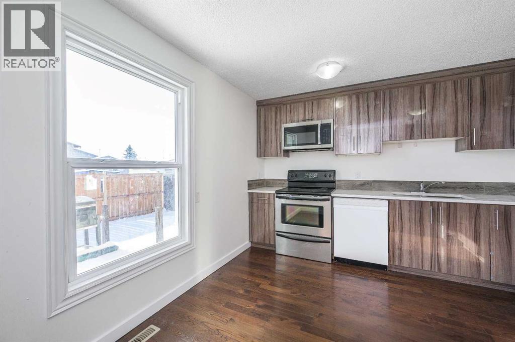 Single Family House for Sale in  Whitworth Way NE Whitehorn Calgary 