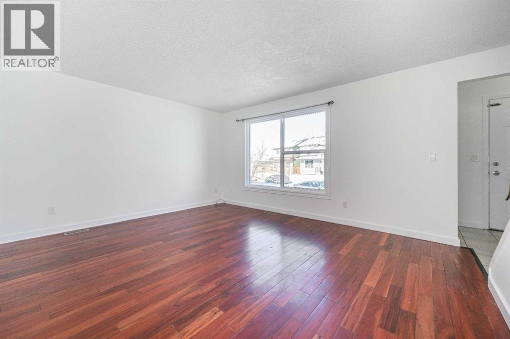 Single Family House for Sale in  Whitworth Way NE Whitehorn Calgary 