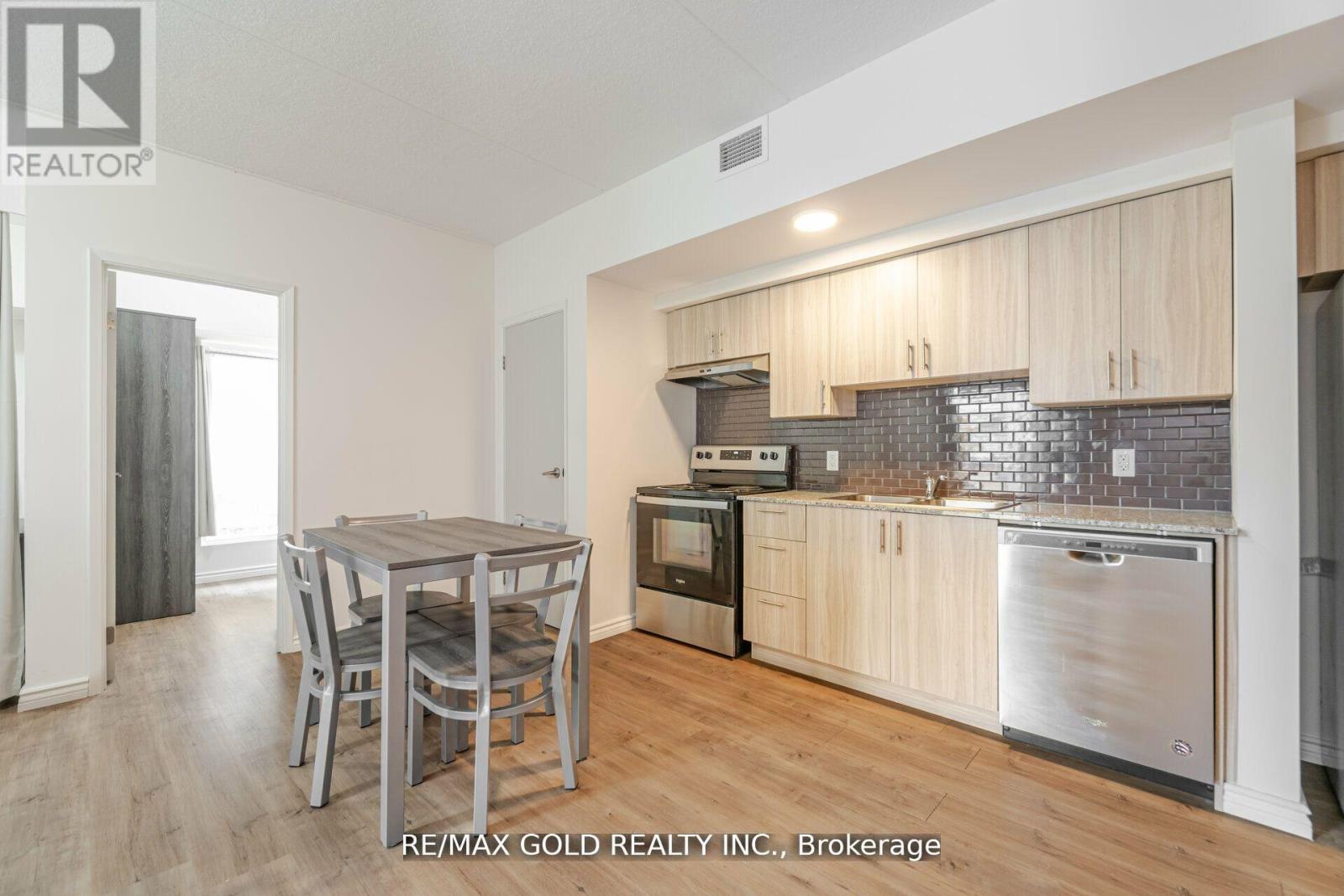 #H101 275 LARCH STREET - 10