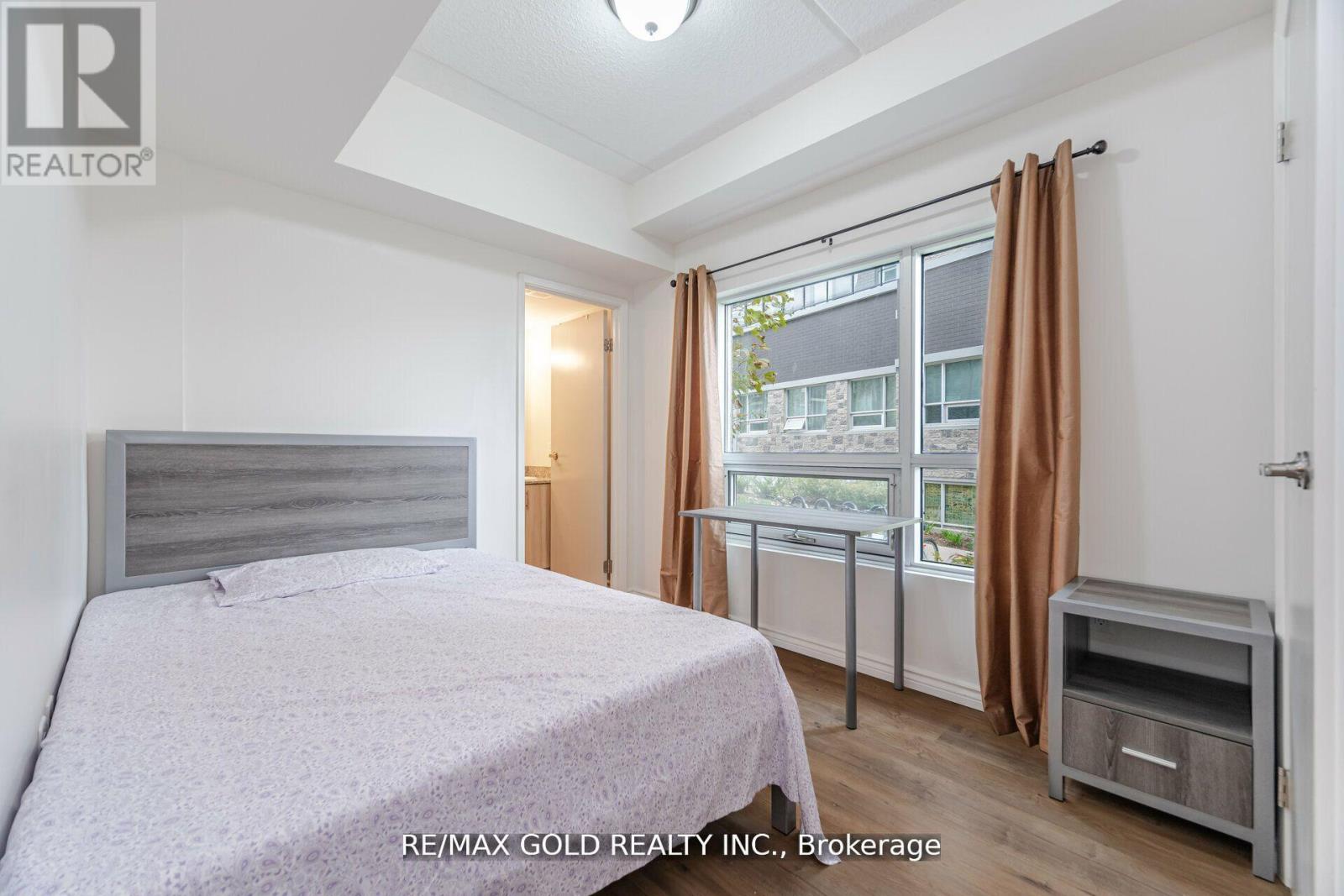 #H101 275 LARCH STREET - 16
