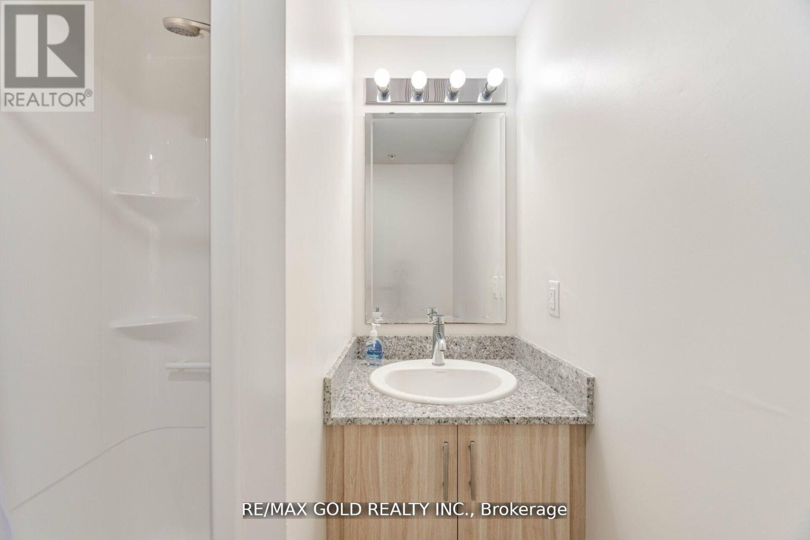 #H101 275 LARCH STREET - 22