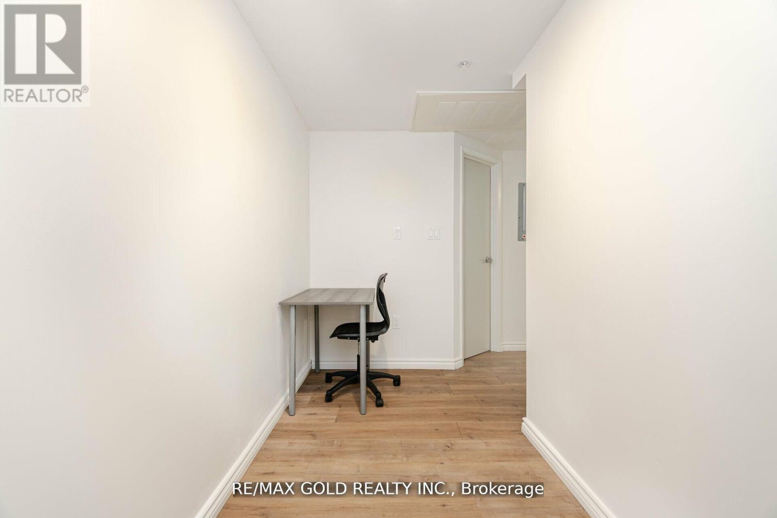 #H101 275 LARCH STREET - 6