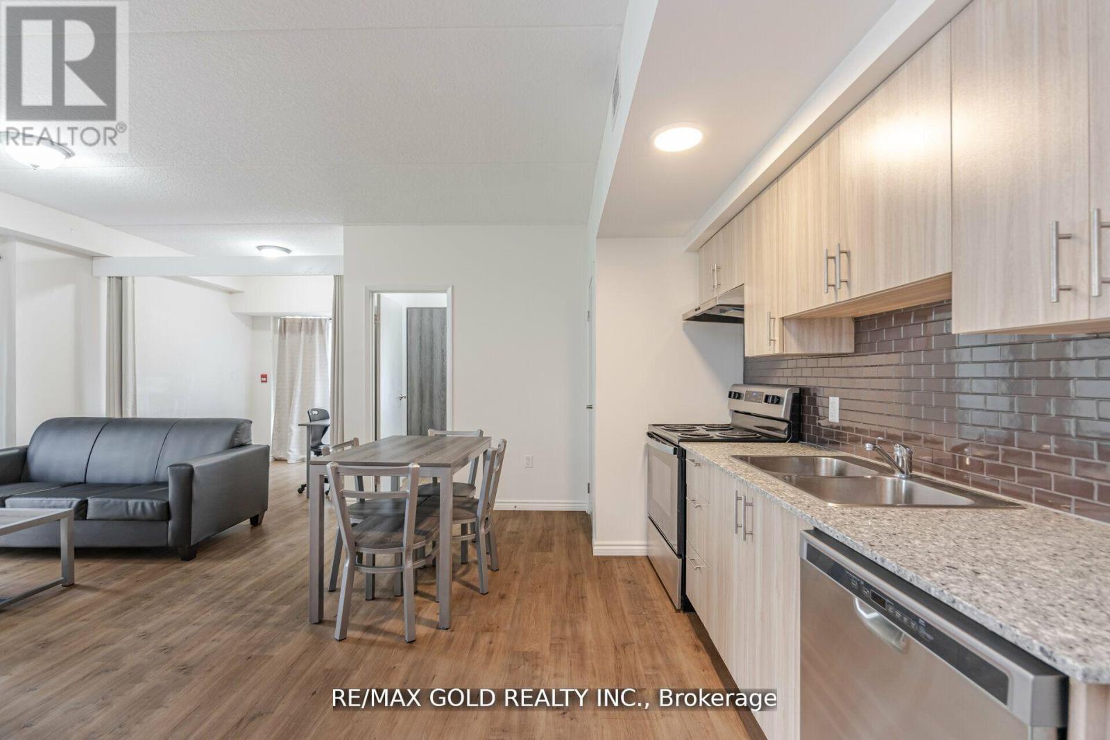 #H101 275 LARCH STREET - 7