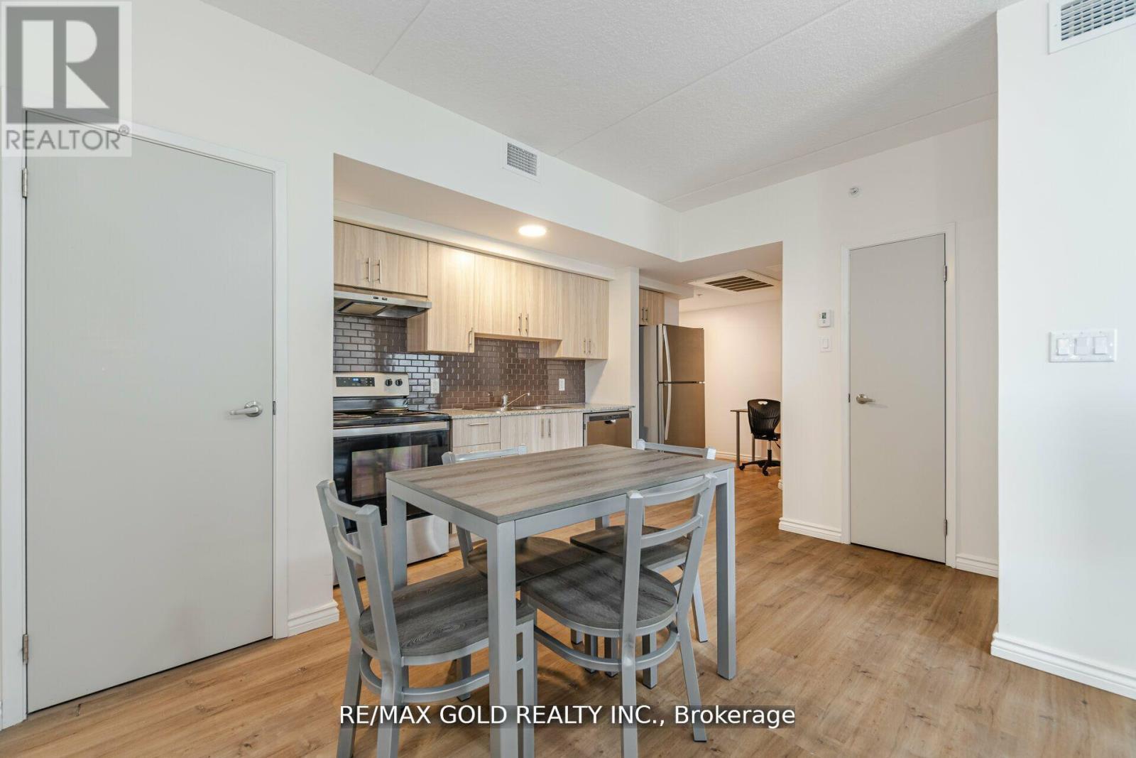 #H101 275 LARCH STREET - 9