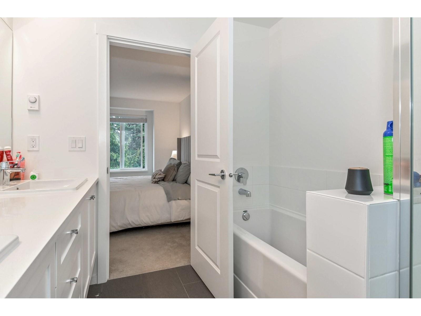 2 Bed, 3 Bath Townhouse for Sale in Surrey – 74 15778 85 AVENUE, Surrey – MLS# R3097479 - Image 4