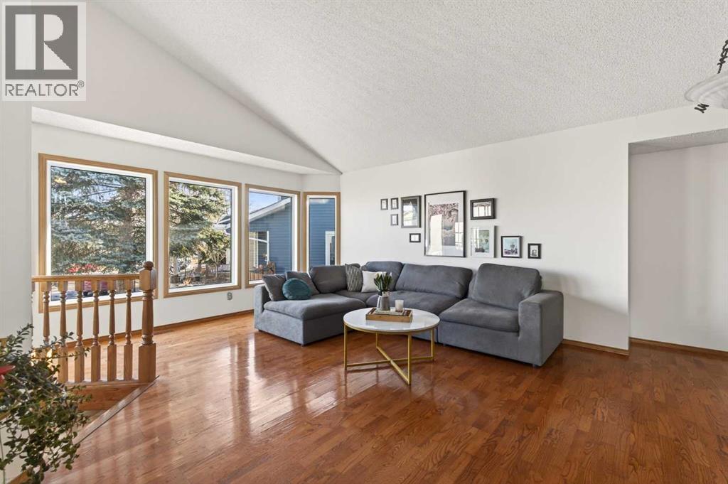 Single Family House 4 Level for Sale in  Riverbirch Place SE Riverbend Calgary 