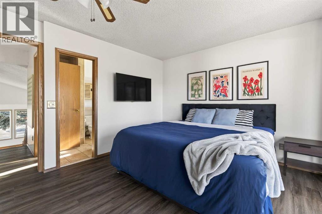 Single Family House 4 Level for Sale in  Riverbirch Place SE Riverbend Calgary 