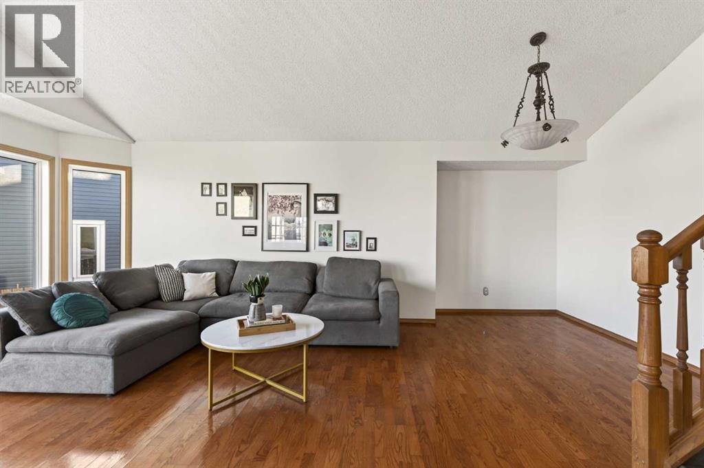 Single Family House 4 Level for Sale in  Riverbirch Place SE Riverbend Calgary 