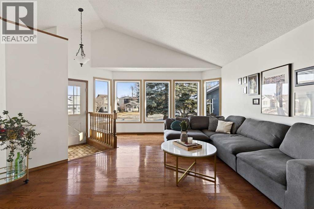 Single Family House 4 Level for Sale in  Riverbirch Place SE Riverbend Calgary 