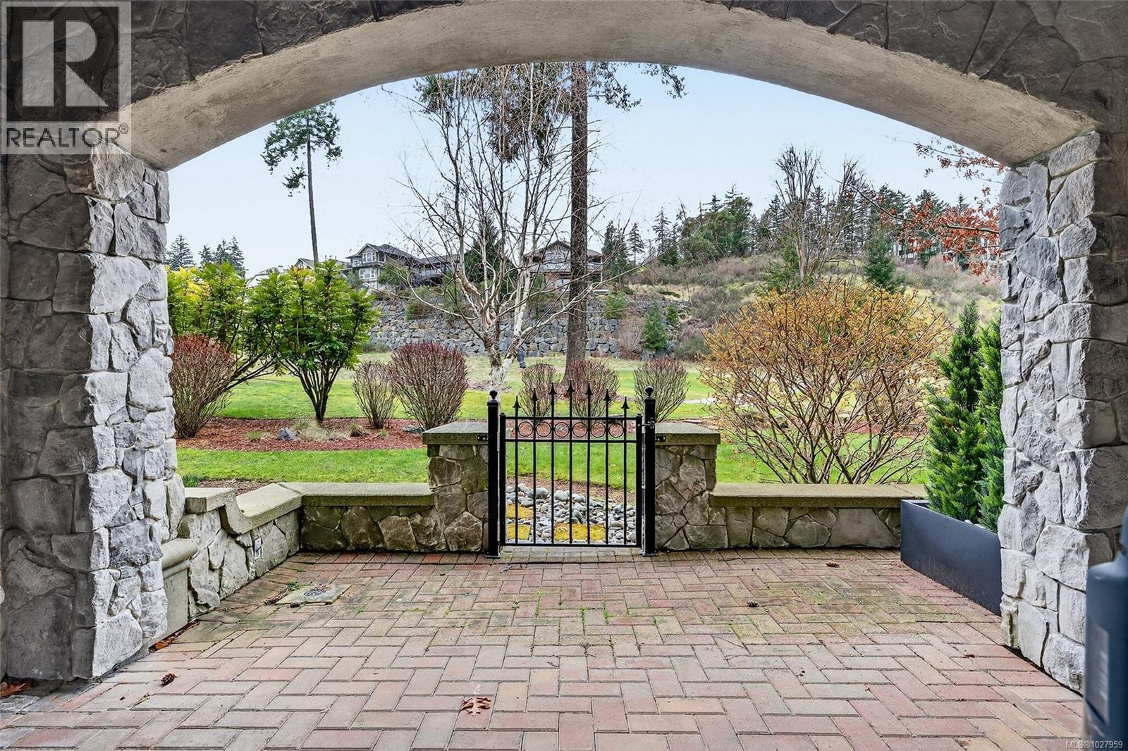 #106 2006 TROON CRT - 23