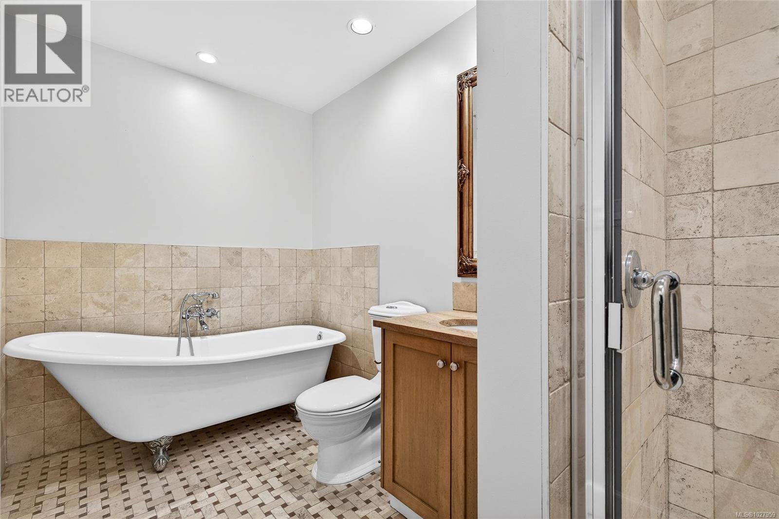 #106 2006 TROON CRT - 27