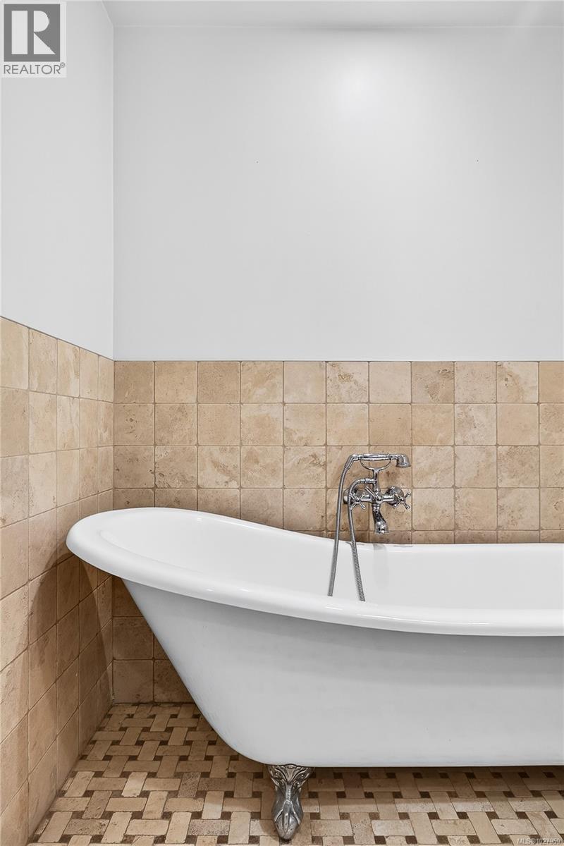 #106 2006 TROON CRT - 28