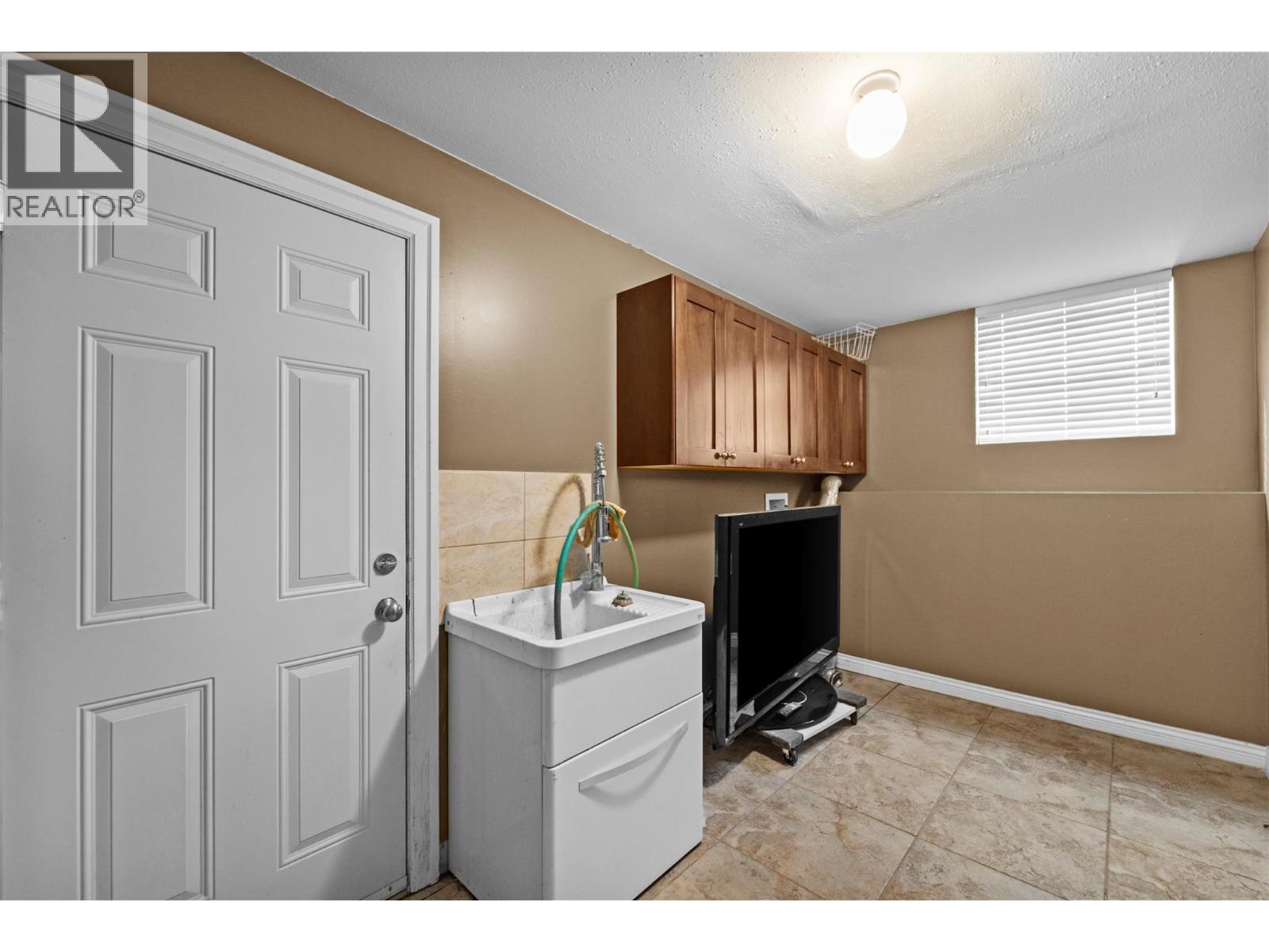 2709 Grandview Heights Road, Merritt