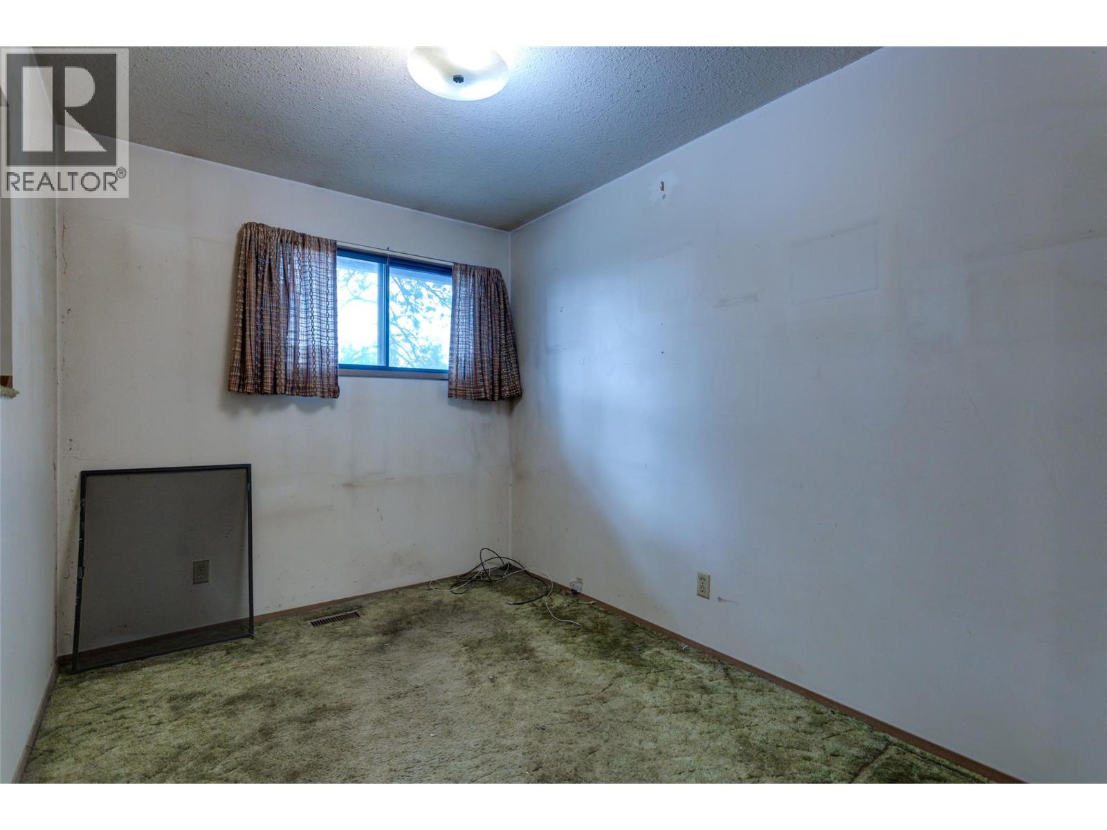 10551 Sherman Drive, Lake Country