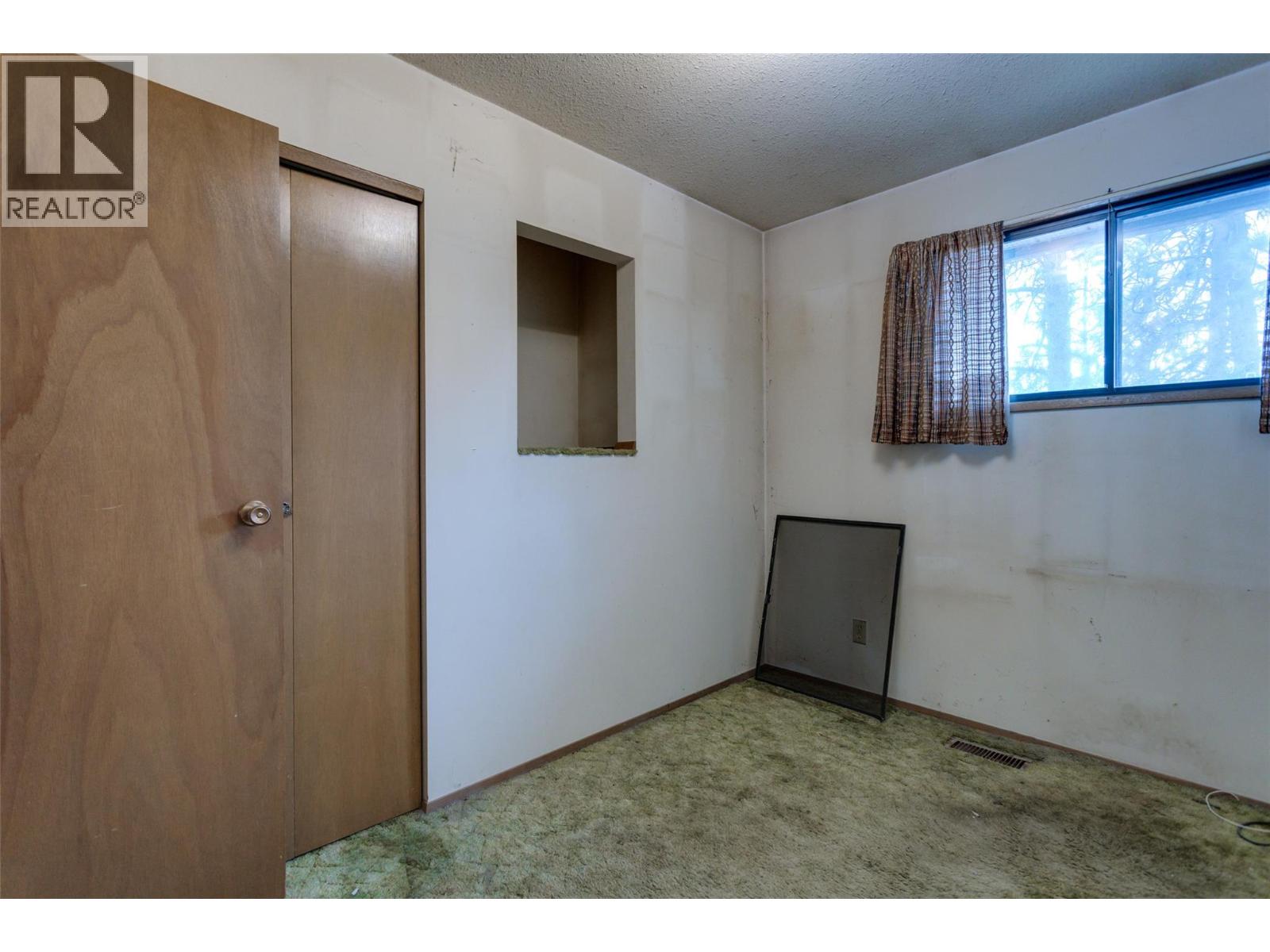 10551 Sherman Drive, Lake Country